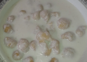 Besan Dahi Baray Pakistani Food Recipe11 1
