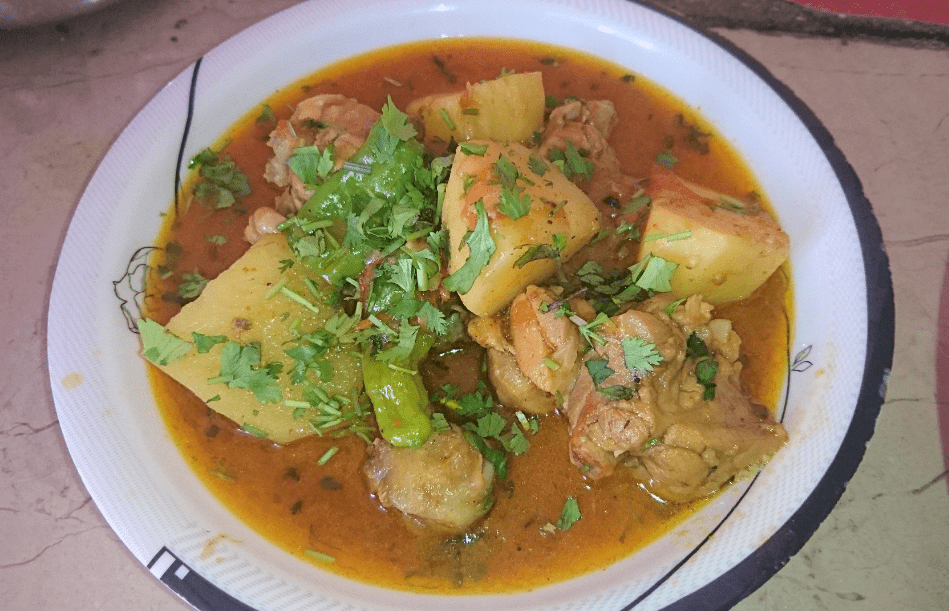Delicious Potato Chicken Gravy Pakistani Food Recipe