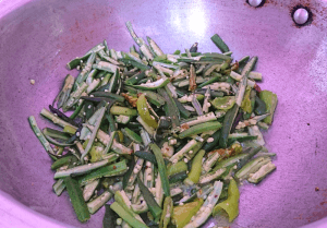 Crispy Masala Bhindi Pakistani Food Recipe6