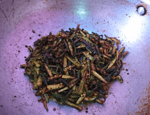 Crispy Masala Bhindi Pakistani Food Recipe8