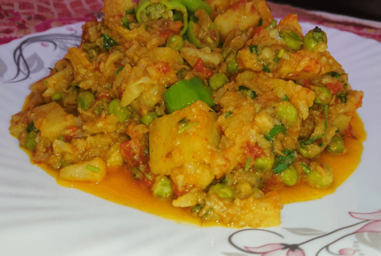 Aloo Gobi Ki Sabzi Pakistani Food Recipe (With Video)