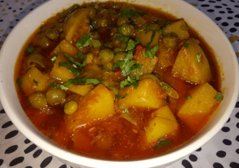 Matar Aloo Ki Sabzi Pakistani Food Recipe (With Video)