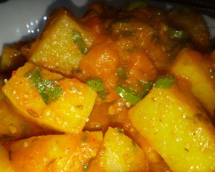Delicious Aloo Ki Sabzi Pakistani Food Recipe