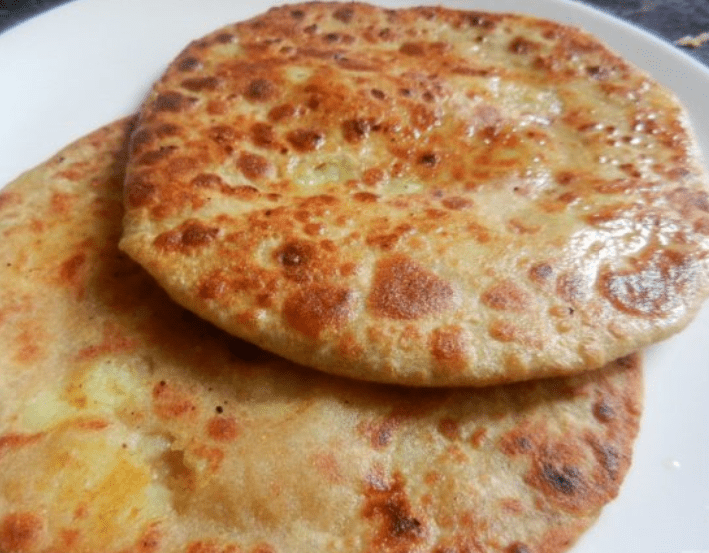 Delicious Aloo Ka Paratha Pakistani Food Recipe (With Video)