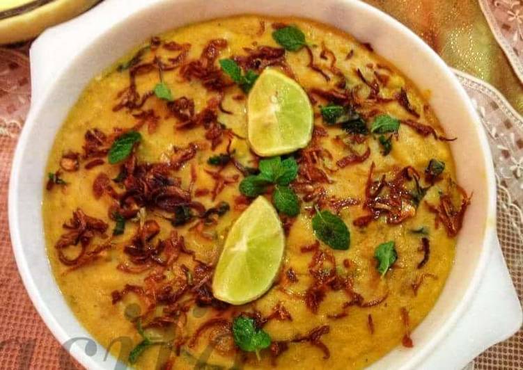 Delicious Chicken Haleem Pakistani Food Recipe