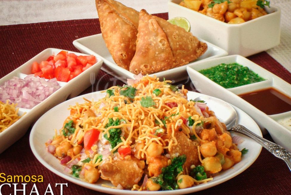 Tasty & Delicious Matar Samosa Chaat Pakistani Food Recipe