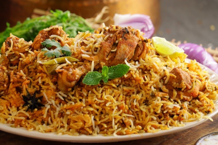 Delicious & Tasty Chicken Dum Biryani Pakistani Food Recipe
