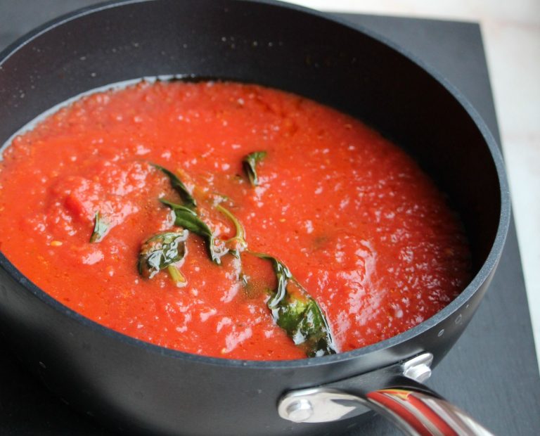 Sugo Di Pomodoro (Tomato Sauce) Recipe