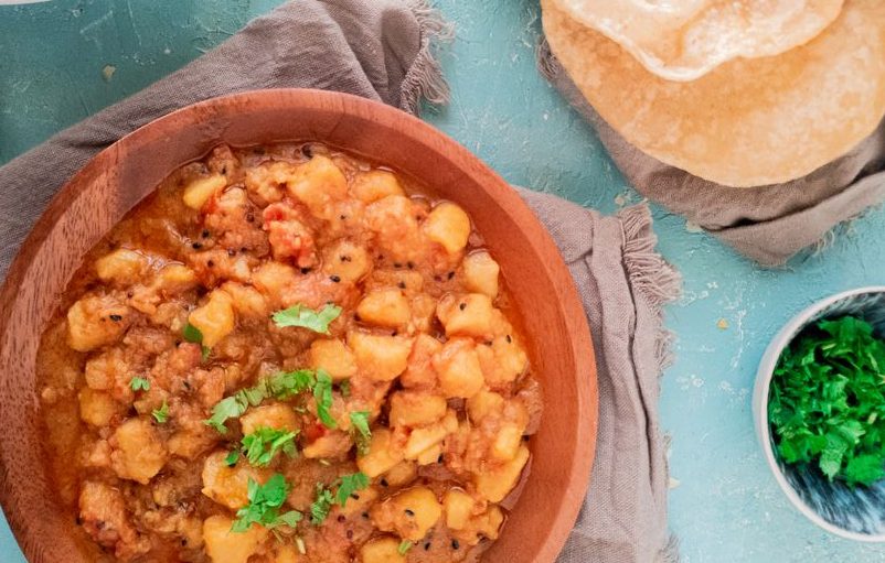 Tasty Aloo Ki Tarkari Pakistani Food Recipe (Potato Curry)