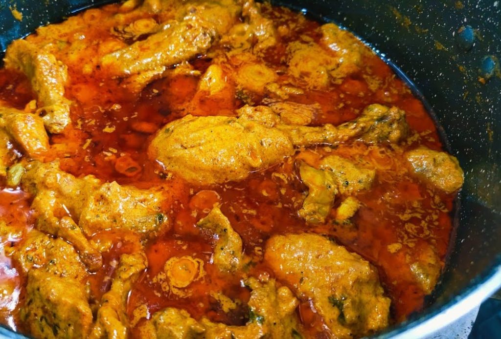 Delicious Hyderabadi Dum Chicken Gravy Pakistani Food Recipe