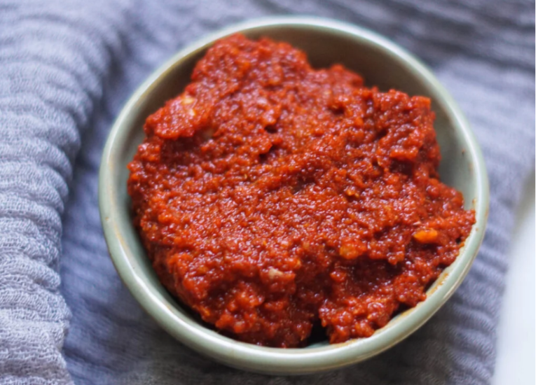 Delicious & Tasty Roasted Garlic Chutney Recipe